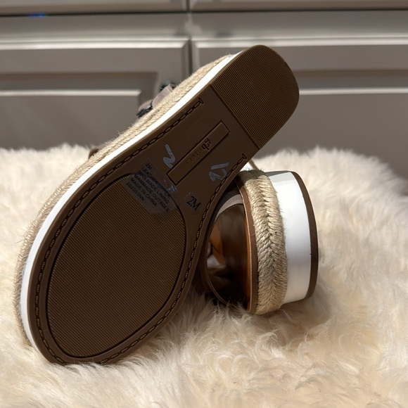 Girls' Joriee Espadrille Platform Wedge Sandals (Youth) - Picture 4 of 6